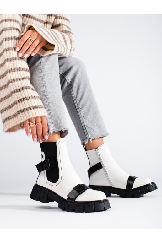 valget värvi  Naiste saapad platvormiga valget värvi  Naiste saapad platvormiga