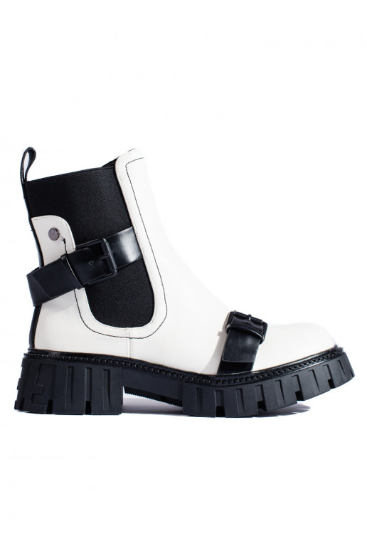 valget värvi  Naiste saapad platvormiga valget värvi  Naiste saapad platvormiga