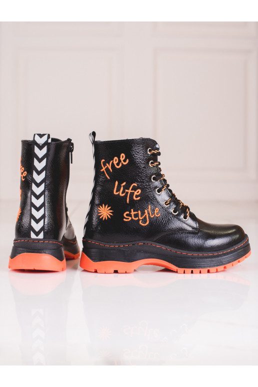 Naiste poolsaapad  Potocki Saapad Mustad