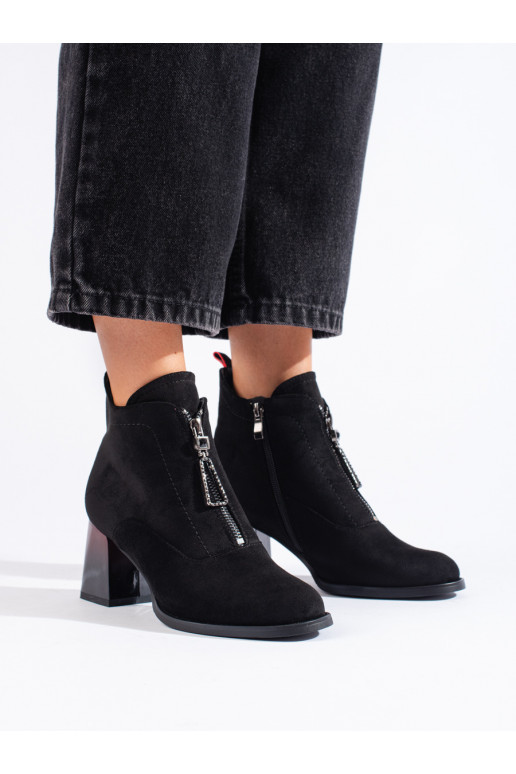 seemisnakhsed Mustad  seemisnakhsed Mustad