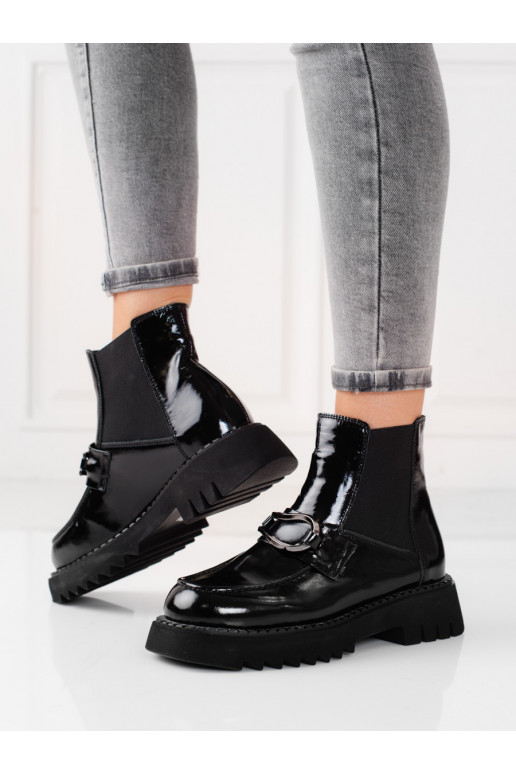   lakitud poolsaapad  platvormiga Mustad