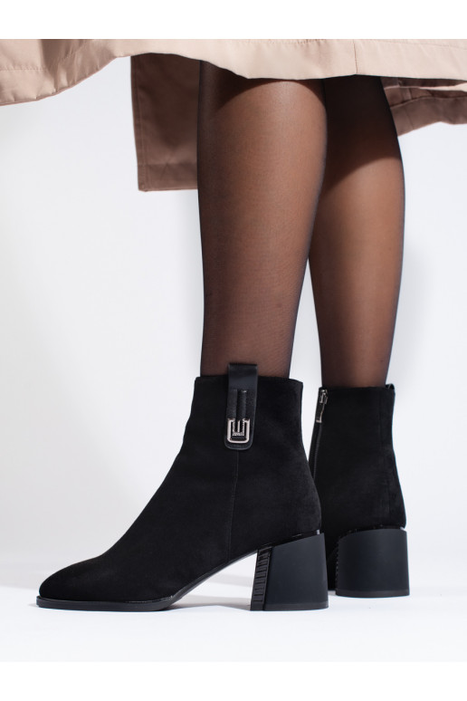 Must   lumesaapad  Must   lumesaapad