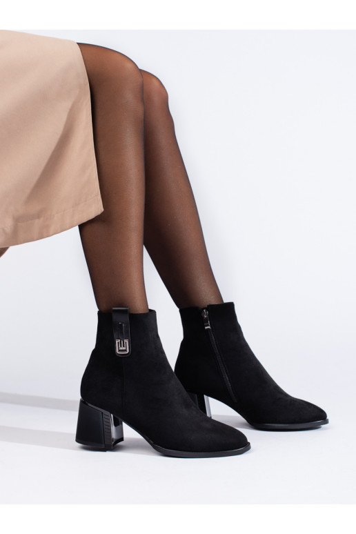 Must   lumesaapad  Must   lumesaapad