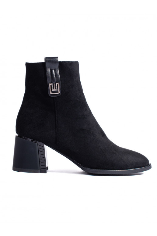 Must   lumesaapad  Must   lumesaapad