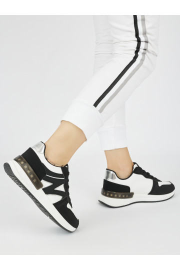 Must  Tossud mudeli kingad 2