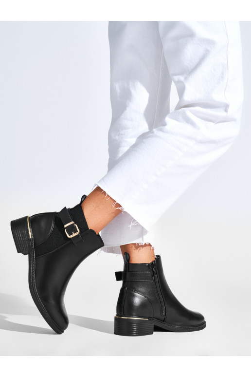   Mustad lumesaapad neetide ja pandlaga