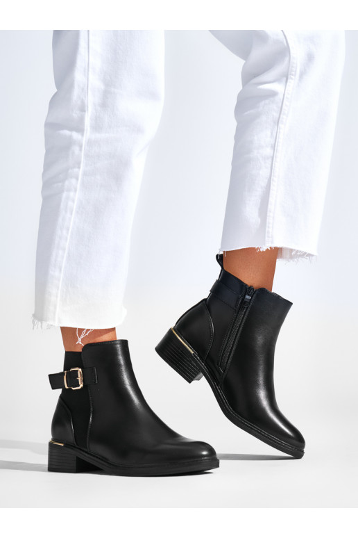   Mustad lumesaapad neetide ja pandlaga