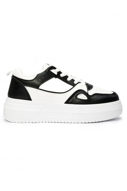 Must  naiste kingad platvormiga