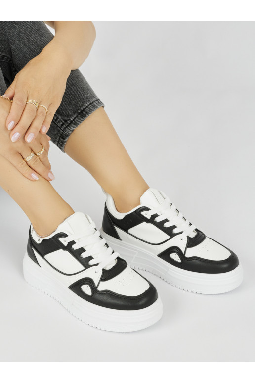 Must  naiste kingad platvormiga