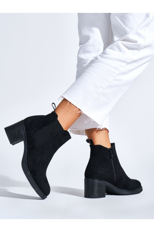 Must  naiste saapad kõrge kontsaga