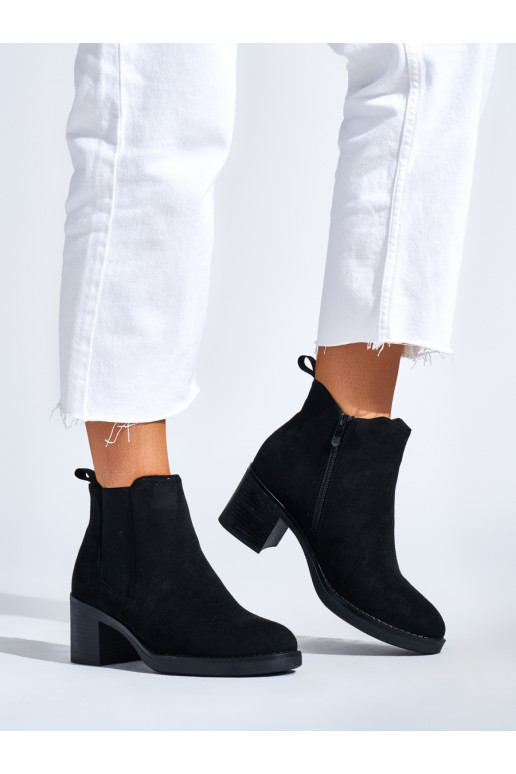 Must  naiste saapad kõrge kontsaga