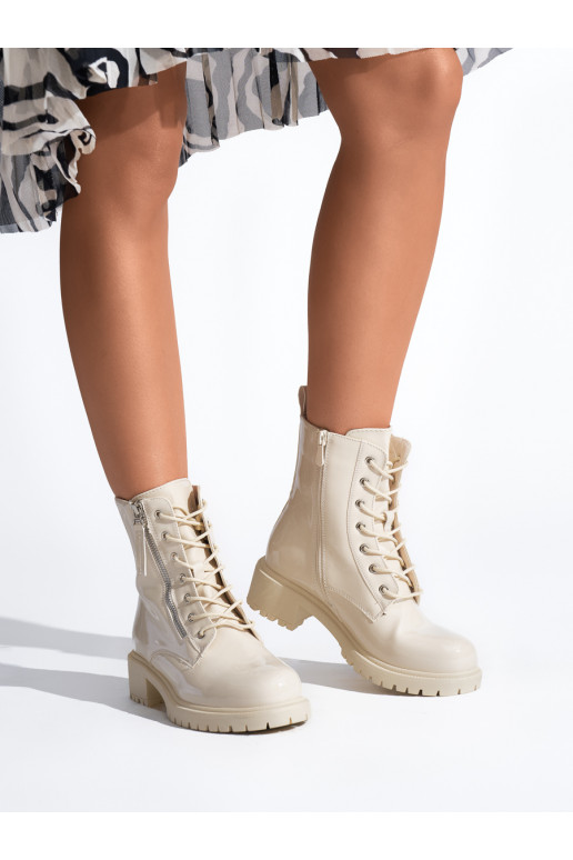 beeži värvi lakitud poolsaapad  platvormiga