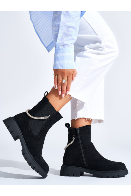 Must naiste saapad z ozdobnym łańcuszkiem