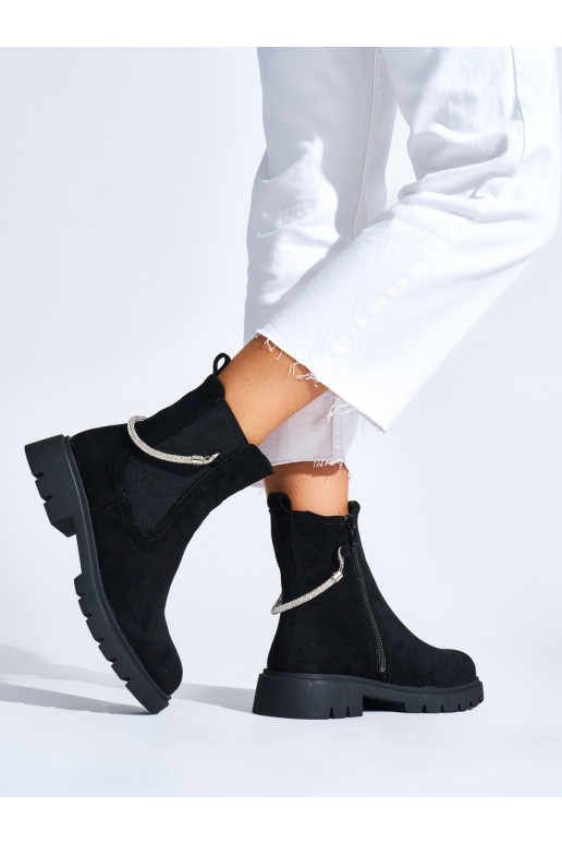 Must naiste saapad z ozdobnym łańcuszkiem