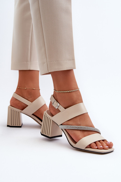 Elegantsed sandaalid kõrge jämeda... Elegantsed sandaalid kõrge jämeda...