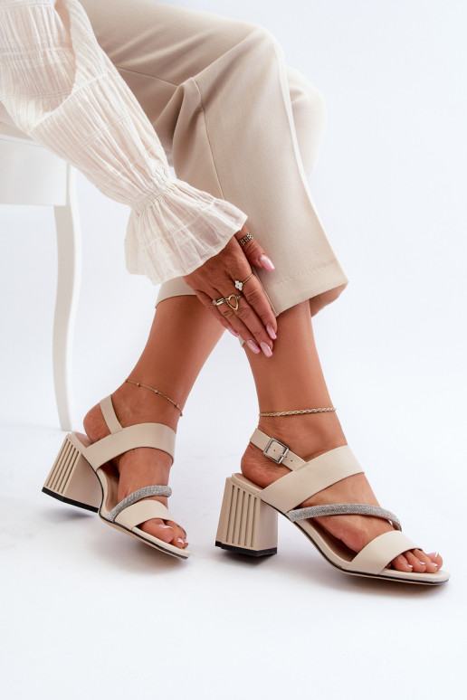 Elegantsed sandaalid kõrge jämeda... Elegantsed sandaalid kõrge jämeda...