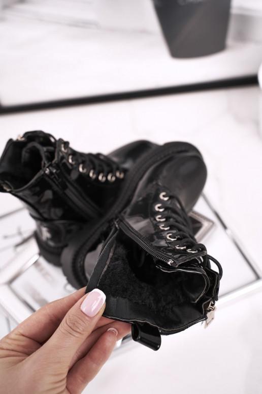 Mustad lakitud naiste saapad Mustad lakitud naiste saapad