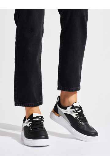 Must naiste kingad platvormiga 2