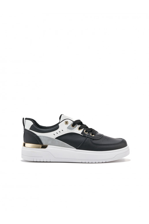 Must naiste kingad platvormiga