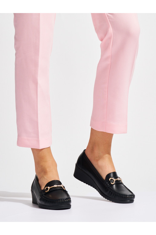 Must  mokassiinid  ze m zdobieniem