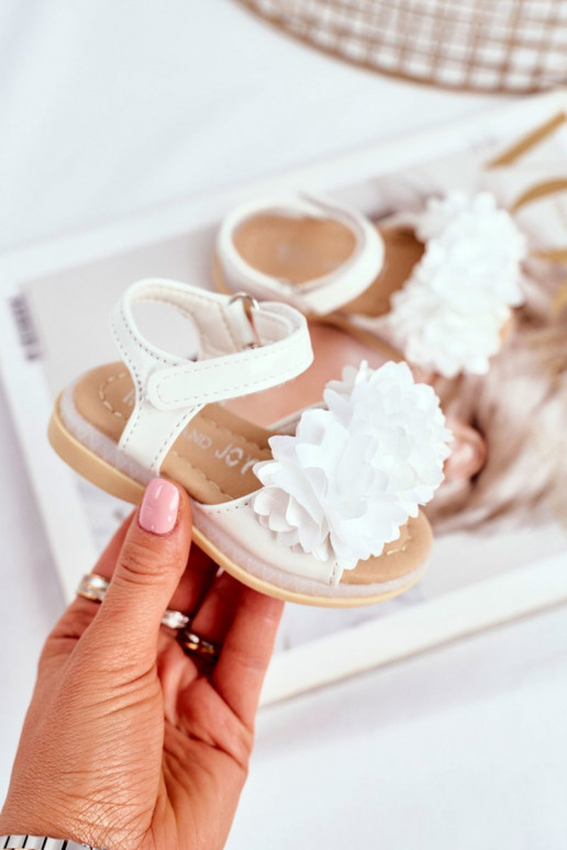 Valged lilledega sandaalid lastele Valged lilledega sandaalid lastele