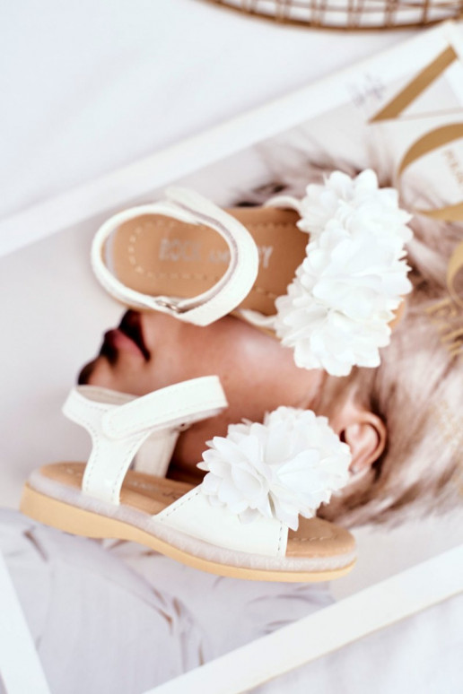 Valged lilledega sandaalid lastele Valged lilledega sandaalid lastele