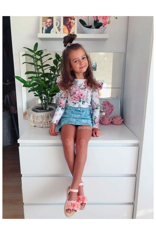 Roosat värvi lilledega sandaalid lastele Roosat värvi lilledega sandaalid lastele