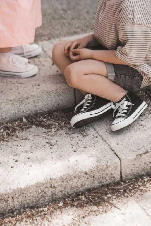 Musta tallaga lastejalatsid Musta tallaga lastejalatsid