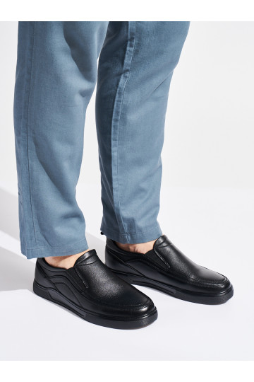 Must mokassiinid  ökonahast