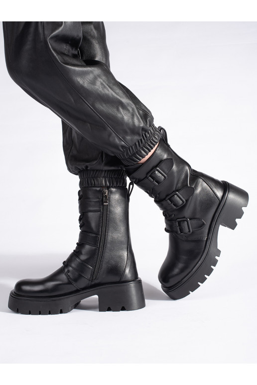  Mustad naiste saapad 