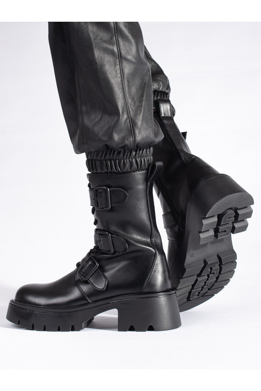  Mustad naiste saapad 