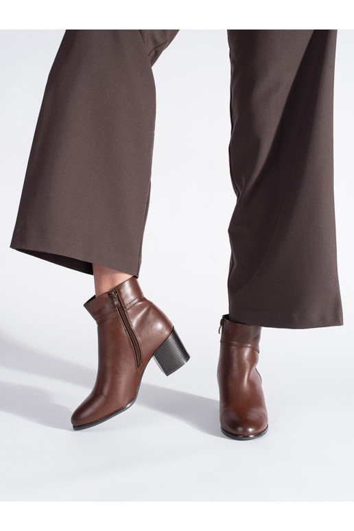 pruunid värvi  Sergio Leone