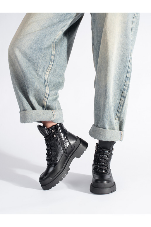 Must lumesaapad  Sergio Leone