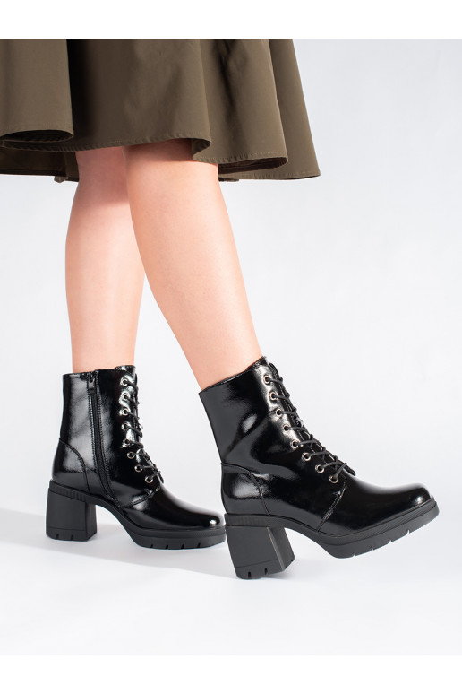   lumesaapad  Mustad Sergio Leone