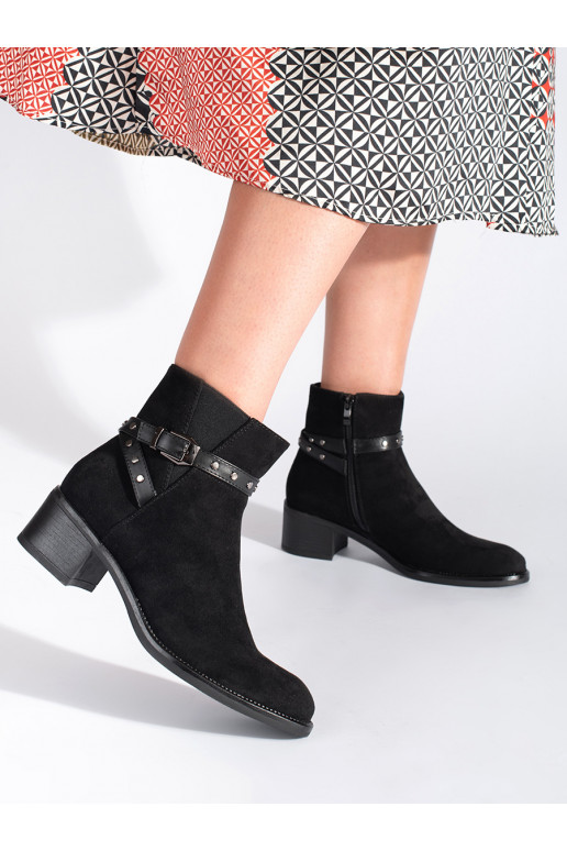 seemisnakhsed Mustad lumesaapad  Sergio Leone