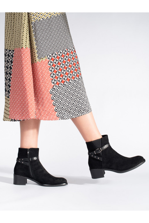 seemisnakhsed Mustad lumesaapad  Sergio Leone