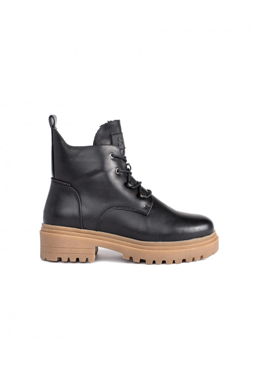 Must  lumesaapad na j podeszwie Sergio Leone