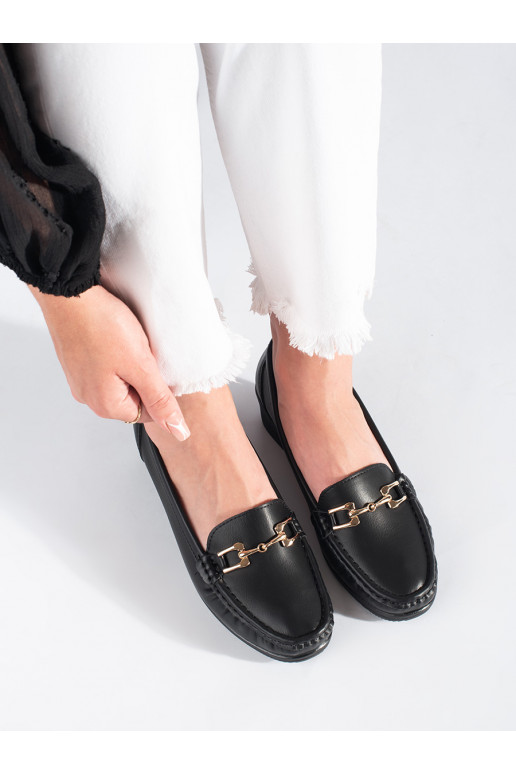 Must naiste mokassiinid neetide ja pandlaga