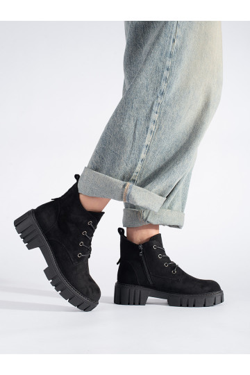 Must  lumesaapad  Sergio Leone