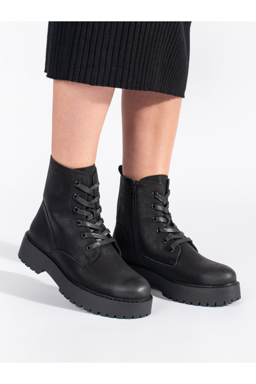 Must naiste kingad platvormiga Sergio Leone