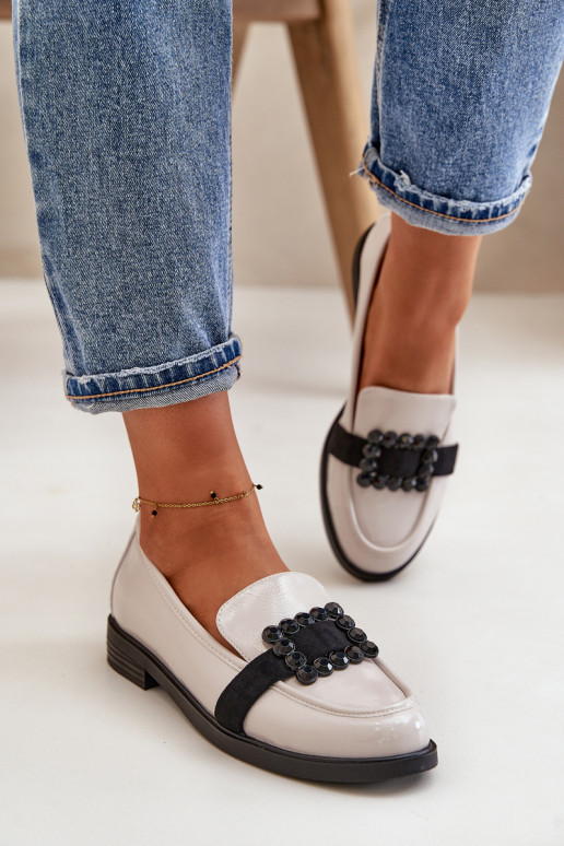 Lakitud mokassiinid  kaunistustega Halli värvi Vinceza 58389 Lakitud mokassiinid  kaunistustega Halli värvi Vinceza 58389