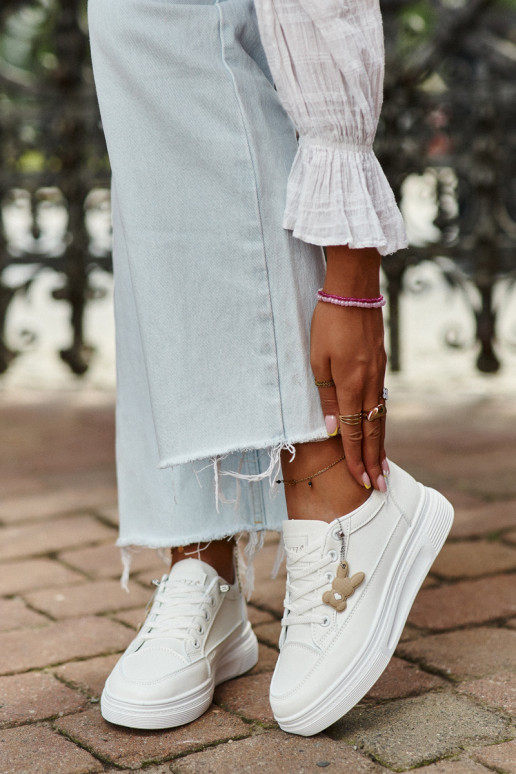 Vabaaja jalanõud spordijalatsid... Vabaaja jalanõud spordijalatsid...