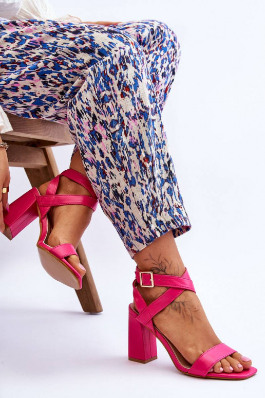 Elegantsed sandaalid kõrge jämeda... Elegantsed sandaalid kõrge jämeda...