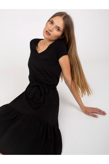 Must puuvillane põhikleit...