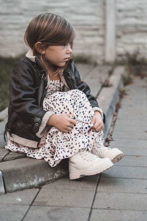 Laste jalanõud tõmblukuga beeži värvi Omua Laste jalanõud tõmblukuga beeži värvi Omua