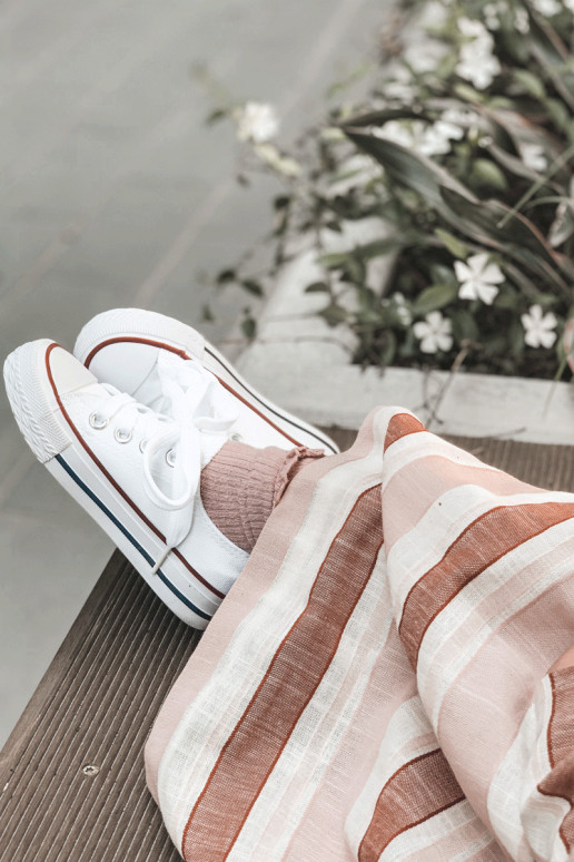 Klassikalised laste spordijalatsid valget värvi Filemon Klassikalised laste spordijalatsid valget värvi Filemon