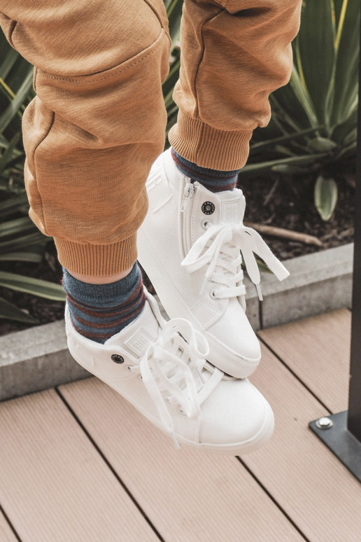 Laste jalanõud Klassikalise mudeli vabaajajalatsi Big Star LL374002 valget värvi Laste jalanõud Klassikalise mudeli vabaajajalatsi Big Star LL374002 valget värvi