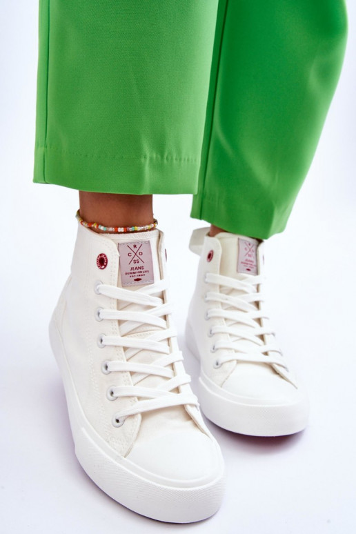 Klassikalise mudeli vabaajajalatsi Cross Jeans LL2R4086C valget värvi