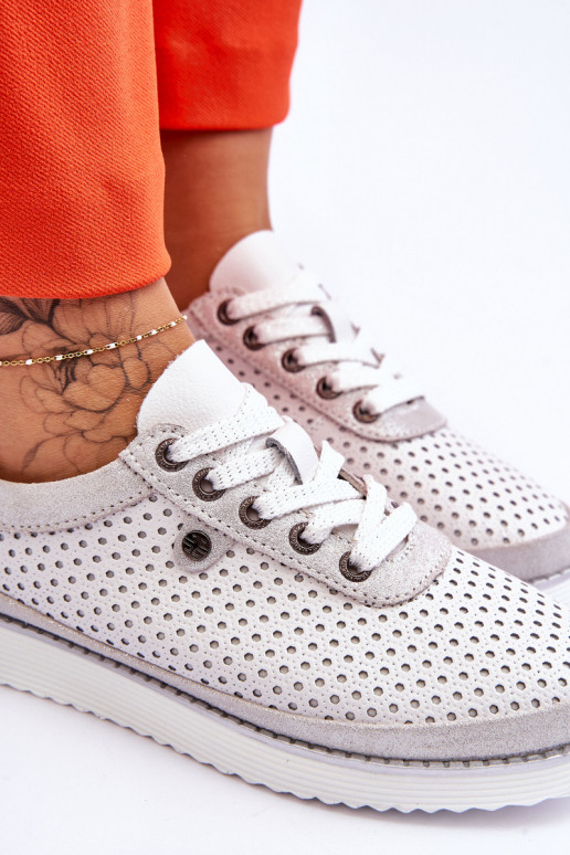 Moekad Ažuursed kingad Sportliku stiiliga Valget-Hõbedat värvi Cantare Moekad Ažuursed kingad Sportliku stiiliga Valget-Hõbedat värvi Cantare