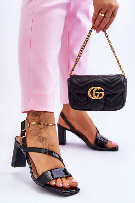 Laque sandaalid kõrge jämeda kontsaga mustad Carrie